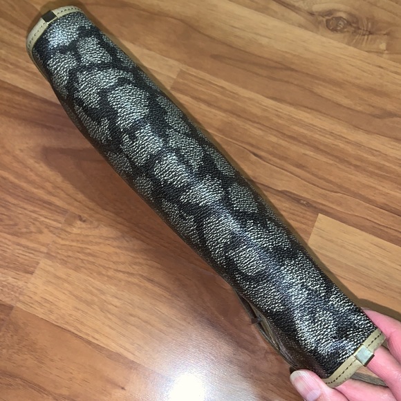 Vintage Authentic YSL Giraffe Print Clutch - Picture 16 of 16